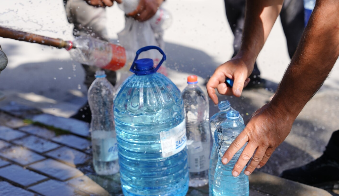 KRU “Prishtina” publikon orarin e autobotëve për furnizim me ujë për pije