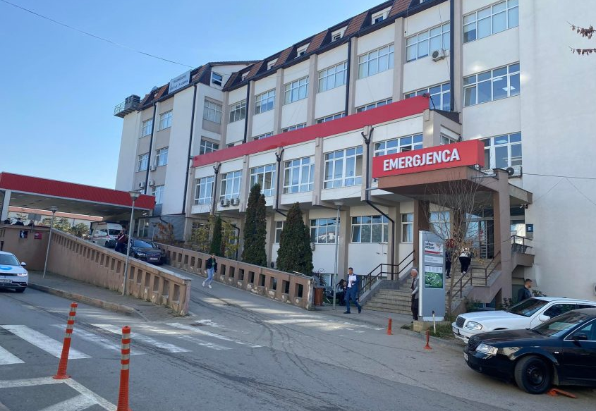 Vdes gruaja që u godit nga vetura ditë më parë në Vragoli