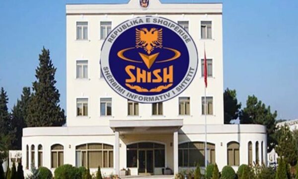 Zbulohen bisedat, si e ‘fundosën’ ish drejtorin e SHISH lojërat e fatit të të birit