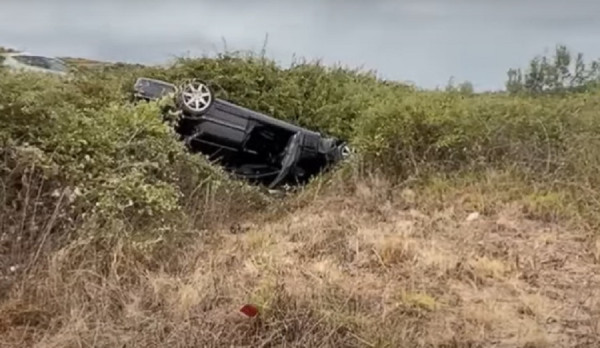 Vetura rrëshqet nga rruga, dy të lënduar në aksin Qafë e Buallit-Klos