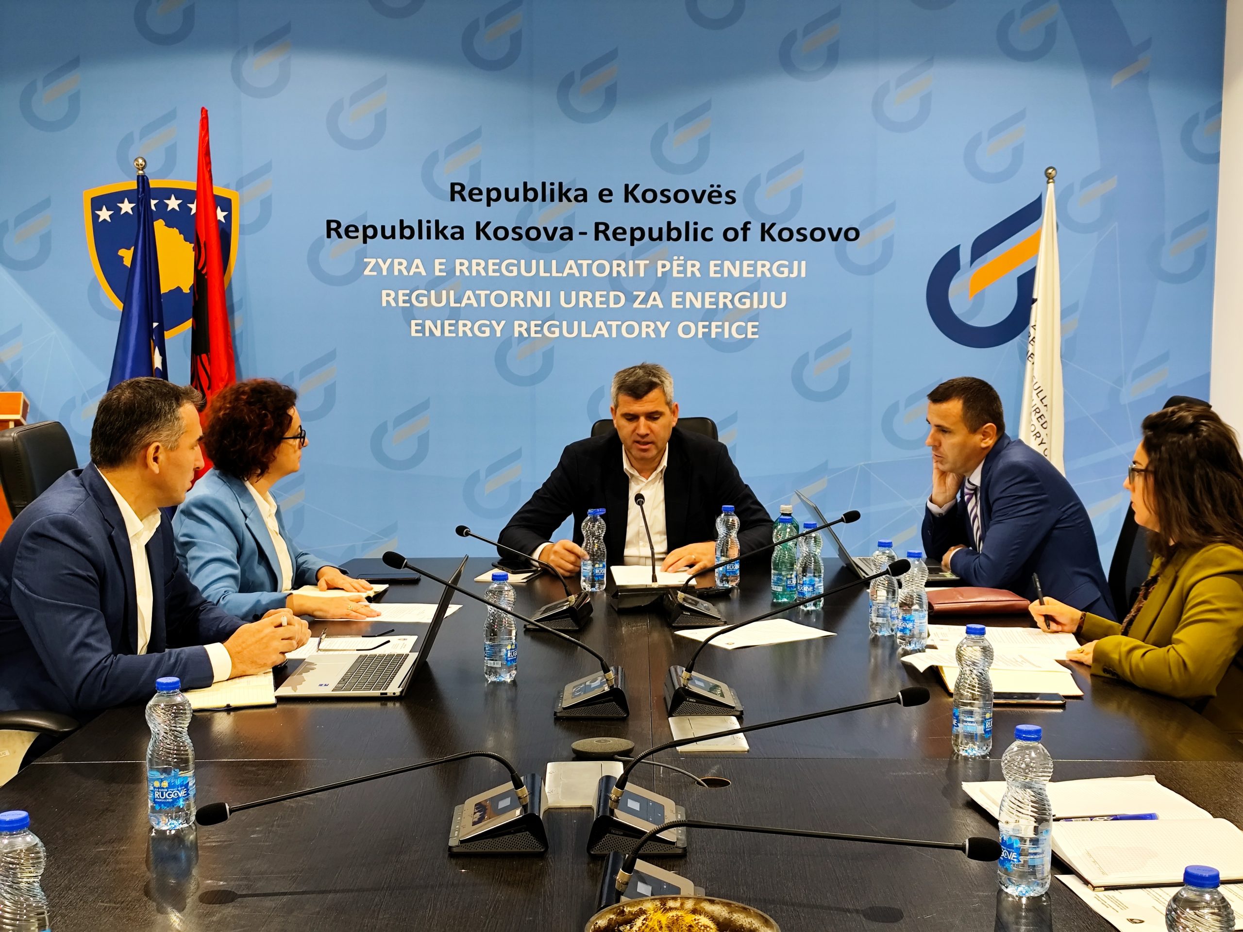 ZRrE thotë se çmimi i rrymës mund të rritet kur të shqyrtohen tarifat në dhjetor – nëse ka kursime mund të ketë zbritje