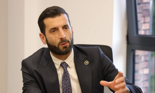 Demhasaj: Pas 7 muajsh heshtjeje, Presidentja u kujtua të flasë kundër bllokimit të Kuvendit