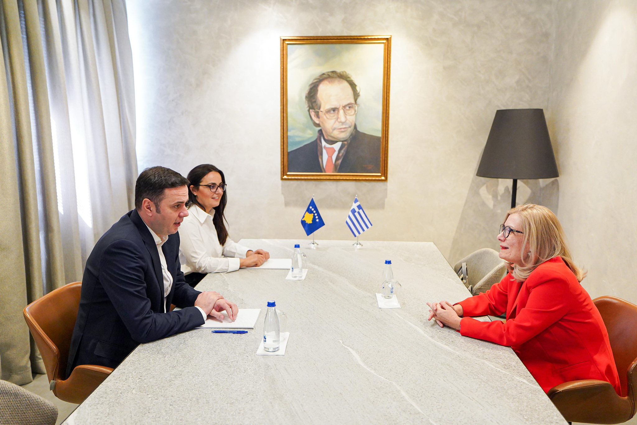 Abdixhiku takon shefen e Zyrës Ndërlidhëse të Greqisë, flasin për proceset integruese