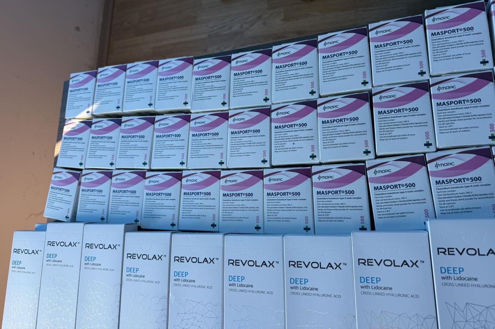 “Botox” dhe “fillerë” ilegal në Prishtinë – Dogana sekuestron produkte estetike në vlerë 5 mijë euro