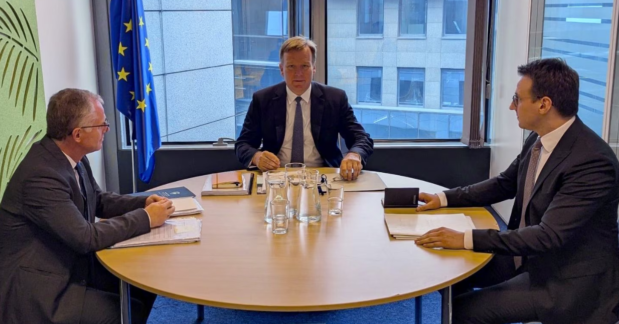 S’ka përparim në dialog: Kosova kërkon zbatim të marrëveshjes, Serbia Asociacionin