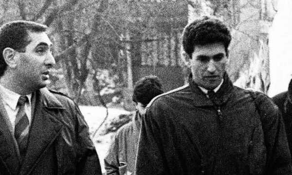 Fotografi kosovar sjell pamje të James Rubin në vitin 1991- vizitoi Kodrën e Trimave në Prishtinë