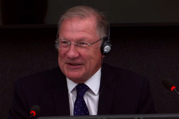 Dëshmitari britanik: UÇK nuk kishte hierarki, fuqinë reale e kishin komandantët e zonave