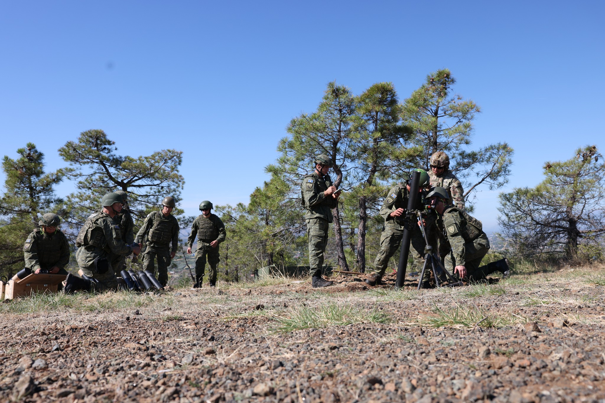 FSK-ja stërvitje në Shqipëri për gjuajtje taktike me mortajë