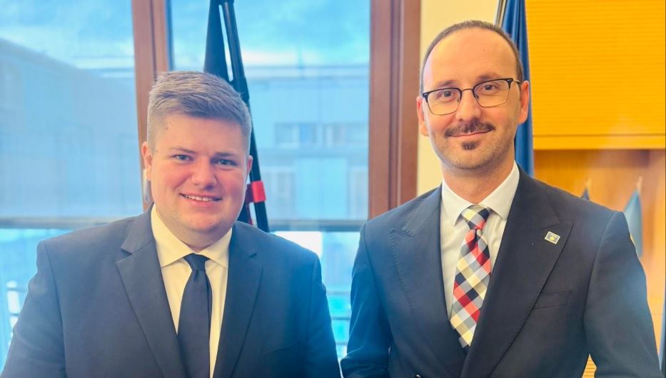 Ajeti dhe deputeti gjerman flasin për fuqizimin e diplomacisë parlamentare në Kosovë