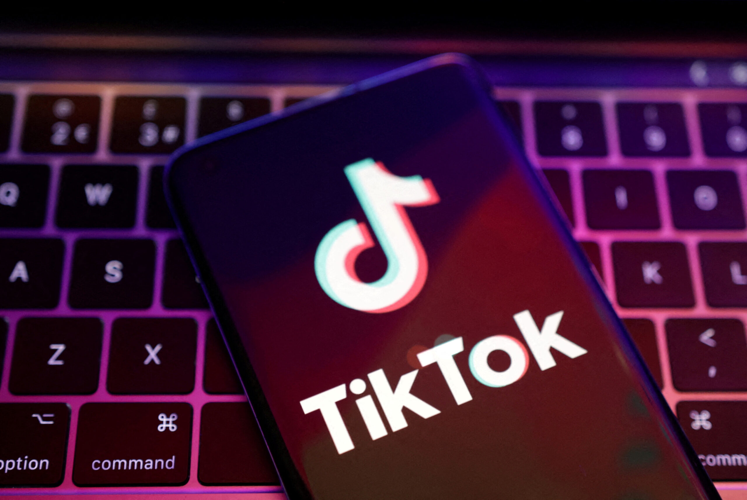 Raport shqetësues: TikTok-u u rekomandon pornografi fëmijëve