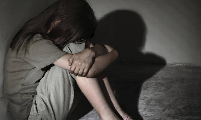 Burri në Obiliq ushtron dhunë fizike ndaj të dashurës së tij