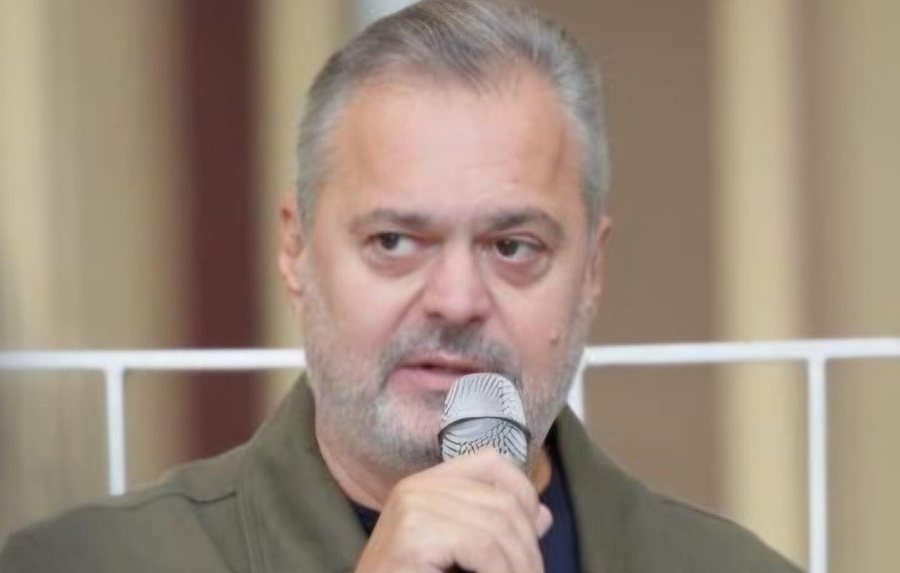 Ben Blushi: Na duhet një brez i çmendur