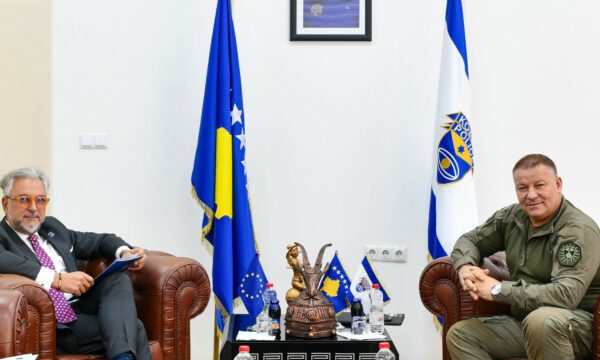Drejtori i policisë takohet me shefin e EULEX’it, flasin për planifikimin dhe angazhimin policor në mbarëvajtjen e procesit zgjedhor