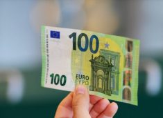 ​Hapet aplikimi për mbështetjen e studentëve me nga 100 euro