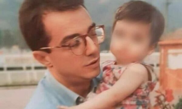 Vajza nga jetimorja që preku zemrën e një gazetari italian gjatë luftës në Bosnje, e birësoi dhe e quajti Stela