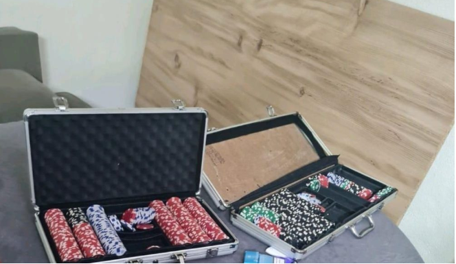 Policia gjen lojëra të fatit në Podujevë, sekuestrohen edhe dinarë