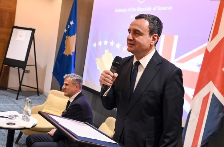 Kurti takon mërgatën shqiptare në Londër , nënvizon rritjen ekonomike me mesatare prej 6 për qind