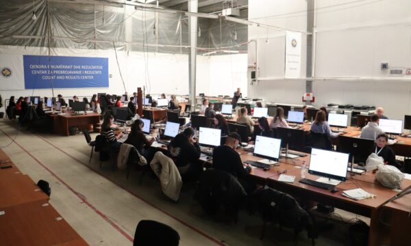 KQZ përmbyll numërimin e votave nga jashtë vendit, në proces është rinumërimi i 5 vendvotimeve dhe votat me kusht