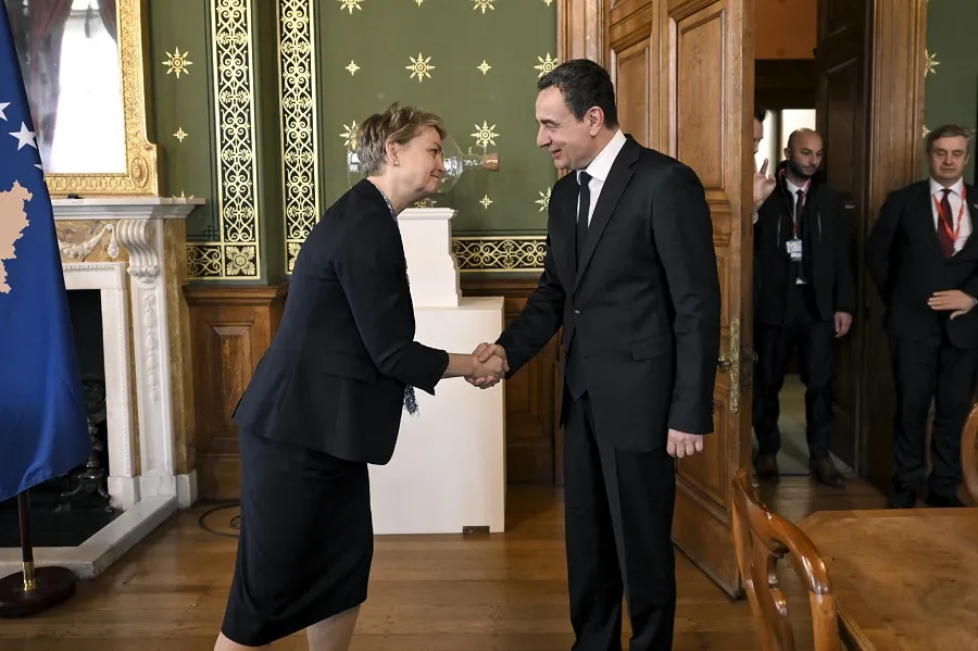 Samiti i Procesit të Berlinit në Londër, Kurti takon Cooper – përmend sulmin terrorist në Banjska