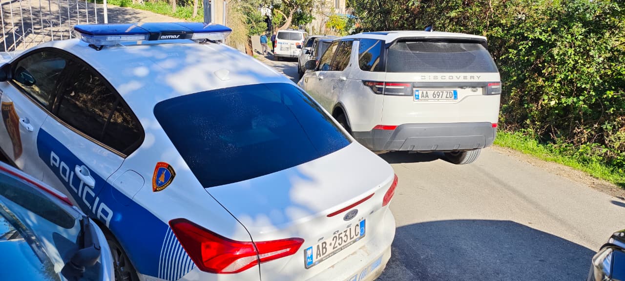 Vrau babanë në banesë dhe u arratis, arrestohet 25 vjeçari në Durrës