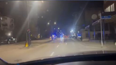 Aksident trafiku në Pejë, mjekët dhe policia në vendngjarje