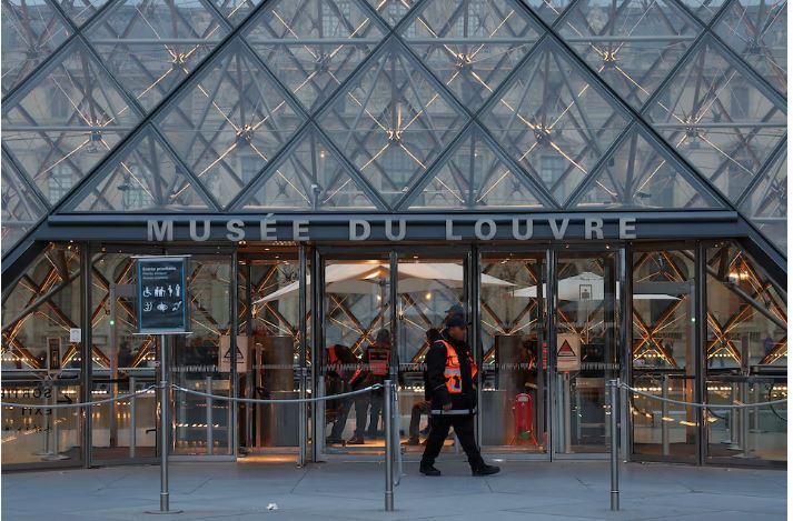 Arrestohet i dyshuari i tretë për grabitjen në muzeun e Louvre