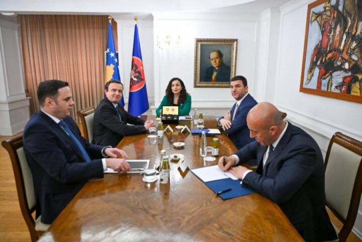 Në ora 12:00, Presidentja i fton nesër në takim liderët e partive politike