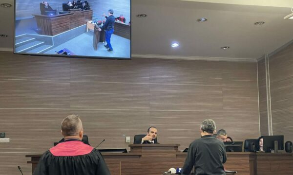 I akuzuari mohon përfshirjen në rastin e 400 kg kokainë: Jam punëtor, s’kam pasur detyrë për verifikimin e mallit
