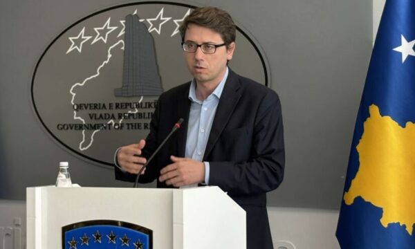 Murati deklarohet pas takimit për pagën minimale, s’e përmend nëse do të jetë 500 euro