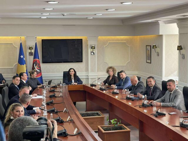 Të gjithë në takim te Presidentja Vjosa Osmani