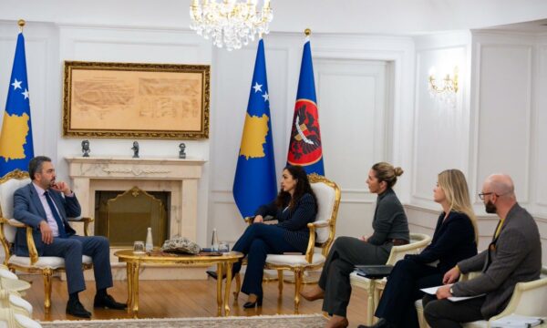 Osmani takon kryesuesin e KQZ-së, Radoniqi, diskutuan për përgatitjet e balotazhit më 9 nëntor