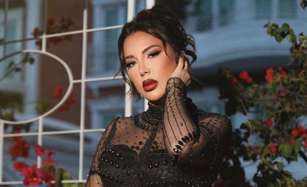 Divorci e ka zbukuru, Teuta Selimi del me shoqe, veshet si të ishte 20-vjeçare, krejt burrat i kthejnë sytë kah ajo