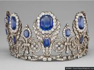 Një grua akuzohet për vjedhjen e bizhuterive në Luvër