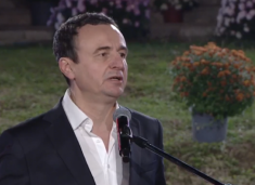 Albin Kurti gjatë hapjes së fushatës: Zgjedhjet lokale do të ndikojnë në ato parlamentare