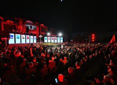 Lëvizja Vetëvendosje hap fushatën për balotazh –  Albin Kurti flet për ‘bllokuesit e blloqeve’