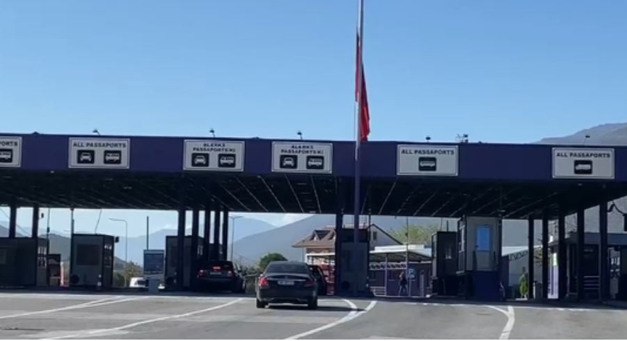Rikthehet kalimi pa kontrolle i automjeteve në kufirin Kosovë-Shqipëri
