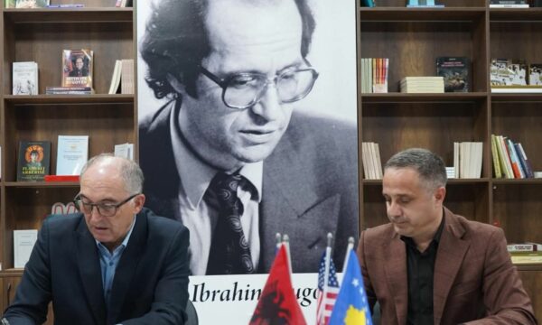 Koalicioni PDK-LDK në Prizren, Haxhi Avdyli interpreton: Rugova po e shikon ftohtë nga fotografia