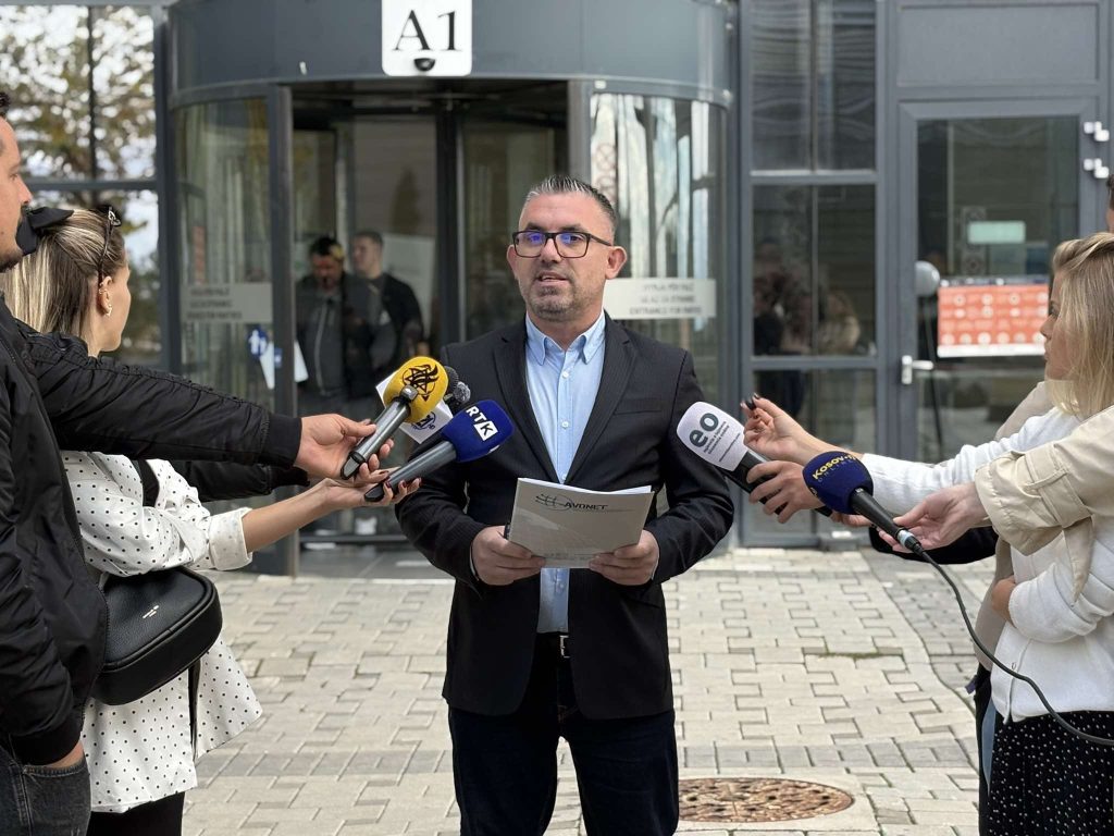 AVONET padit Qeverinë në detyrë për vendimin mbi ndarjet buxhetore 2026, kërkon pezullimin e ekzekutimit