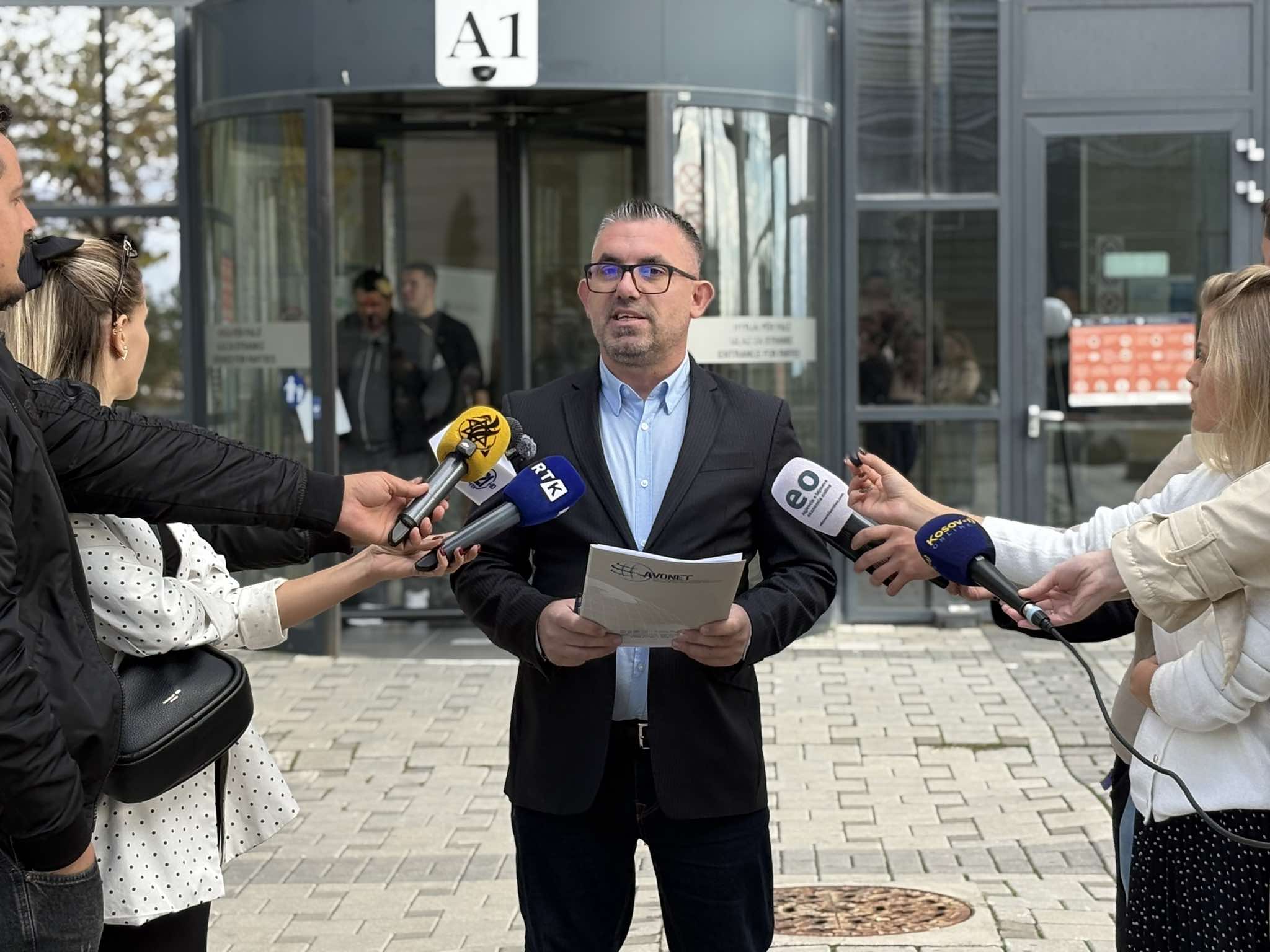 AVONET padit Qeverinë në detyrë për vendimin mbi ndarjet buxhetore 2026, kërkon pezullimin e ekzekutimit