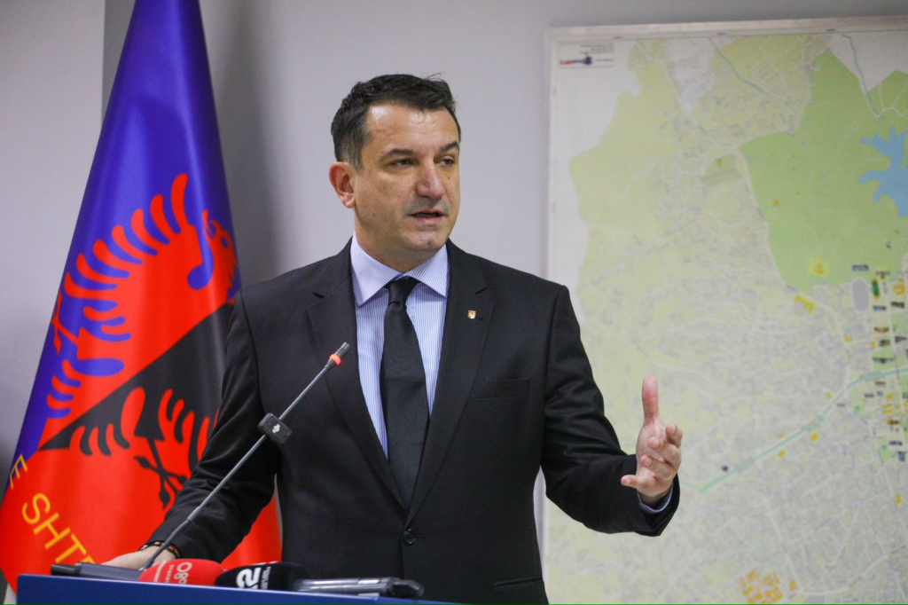 Kushtetuesja rrëzon Qeverinë, Veliaj rikthehet si kryetar Bashkie i Tiranës