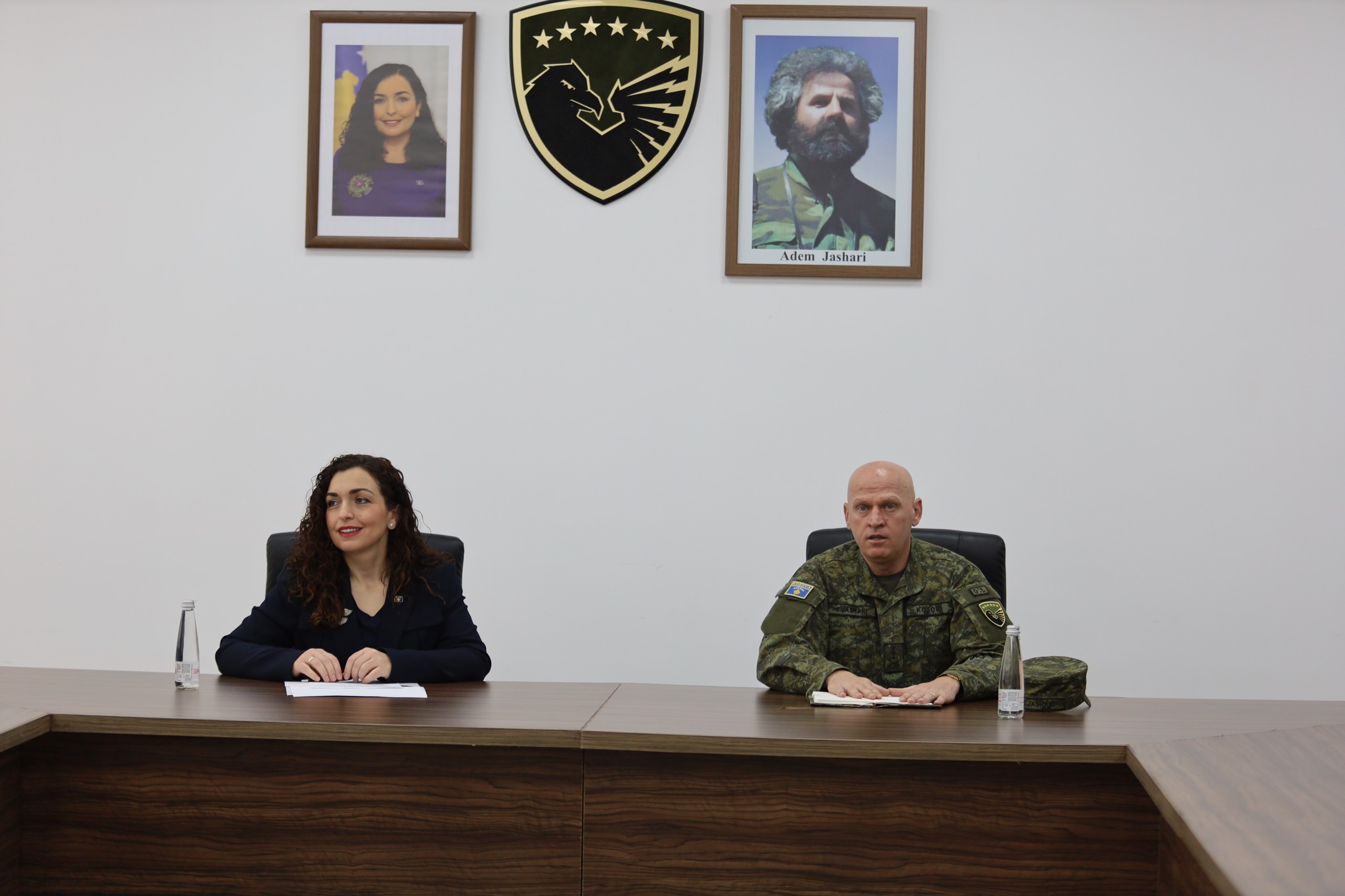 Komandanti i FSK-së pret në takim presidenten Osmani