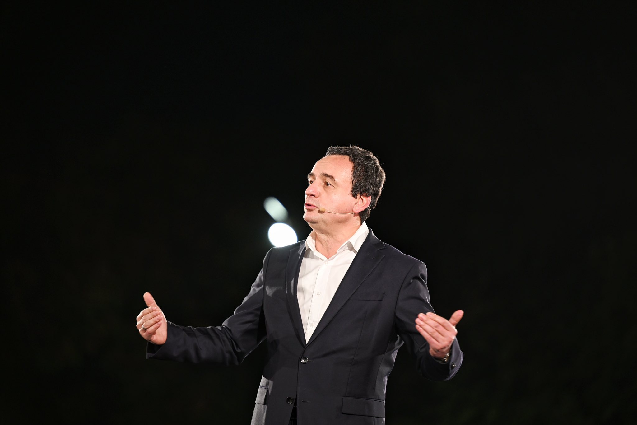 Kurti: PDK e LDK po bëhet bashkë në komuna për të dëmtuar VV-në