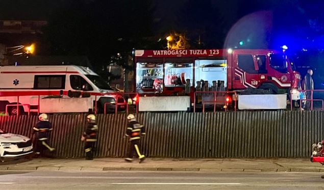 Tragjedi në Bosnjë: Dyshohet se nëntë persona vdiqën nga zjarri në një shtëpi pensionistësh