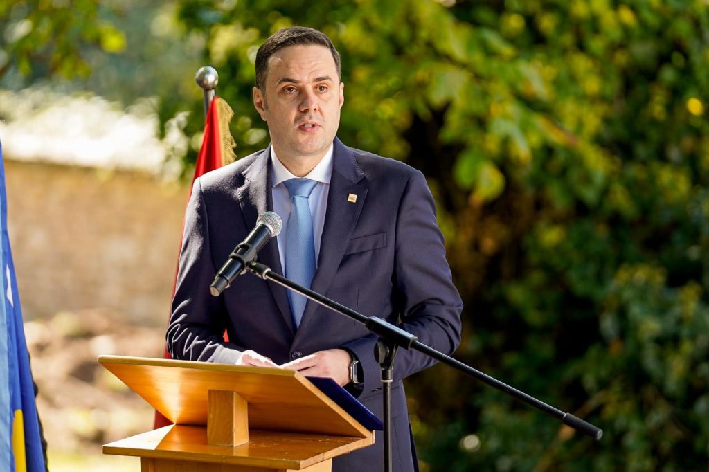 Lumir Abdixhiku thërret konferencë për media në ora 13:00