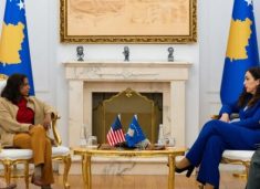 Osmani njofton se dje e ka takuar Prattipatin për të folur rreth “zhvilllimeve të fundit dhe sigurisë”