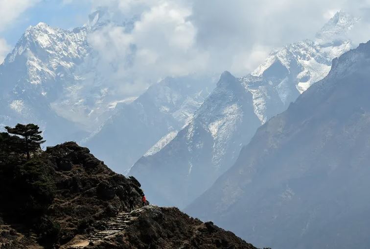 Shtatë alpinistë italianë shpallen të zhdukur në Himalaje, pas ortekëve vdekjeprurës në Nepal