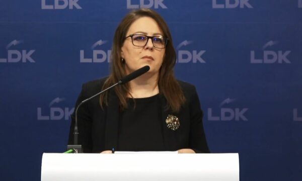 Bajrami me akuza ndaj Kurtit: Po merr para nga qytetarët përmes çmimeve të shtrenjta