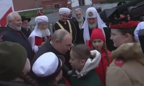 Putin poshtërohet nga pyetja e një 11-vjeçareje ruse për xhaxhain e saj të plagosur në luftë