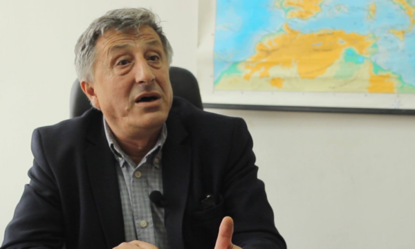 Jasharaj: Kurtin e kam lutur si vëlla e kryeministër për 100 euro, si mund të na jep tash pagën e 13-të