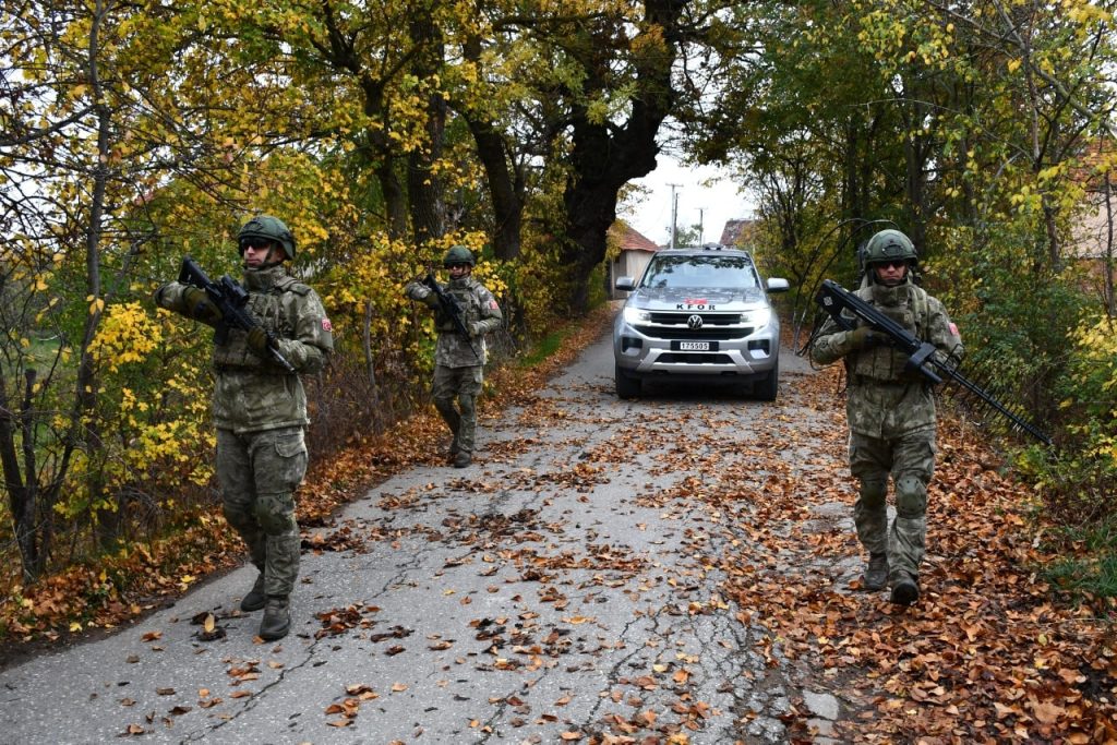 Ushtarët turq të KFOR-it zhvillojnë patrulla nëpër Kosovë